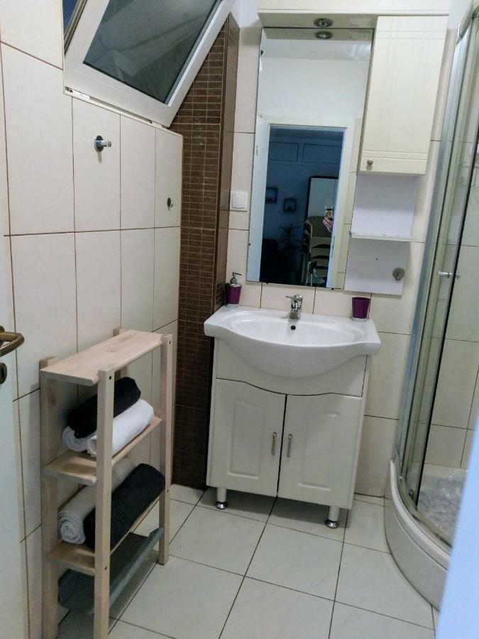 Lovely Apartment With Garden And Terrace غييكا المظهر الخارجي الصورة
