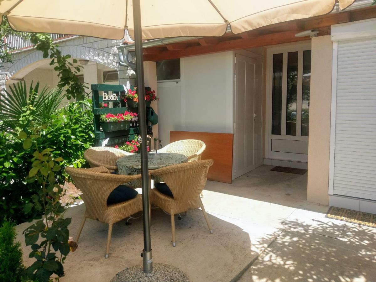 Lovely Apartment With Garden And Terrace غييكا المظهر الخارجي الصورة