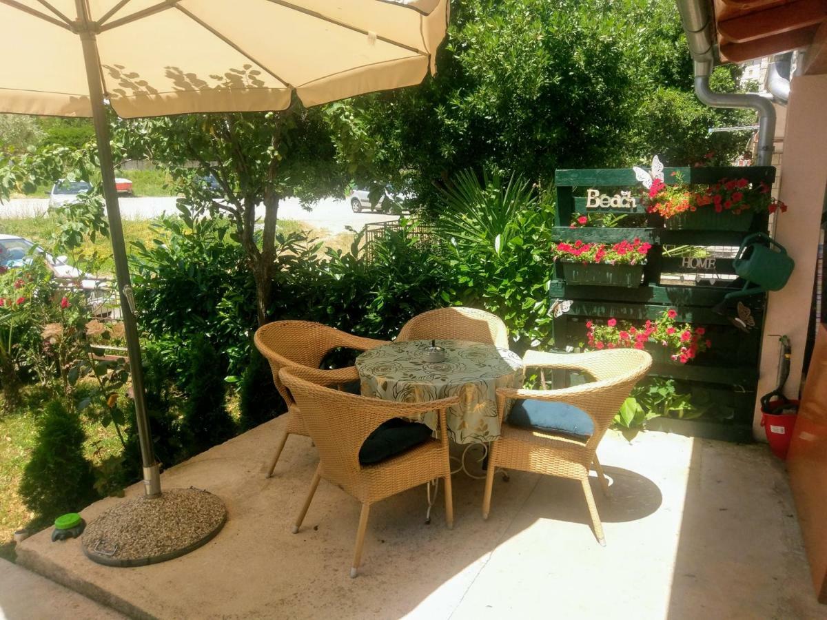 Lovely Apartment With Garden And Terrace غييكا المظهر الخارجي الصورة
